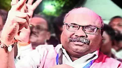 Month after 4-2 Lok Sabha tally in Mumbai, MVA bags both its MLC seats; BJP wins from Konkan