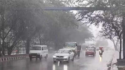 IMD predicts moderate to heavy rain, thunderstorms in Delhi today