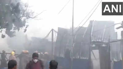 Massive fire at engine oil factory in Kolkata