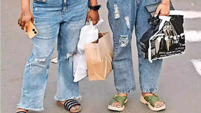 Torn jeans, T-shirts, revealing dresses not allowed: Mumbai college to students
