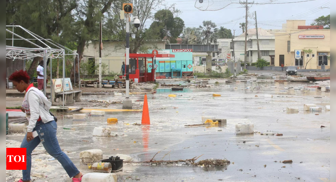 Hurricane Beryl claims 5 lives, weakens to category 4 but remains ‘extremely dangerous’ – Times of India