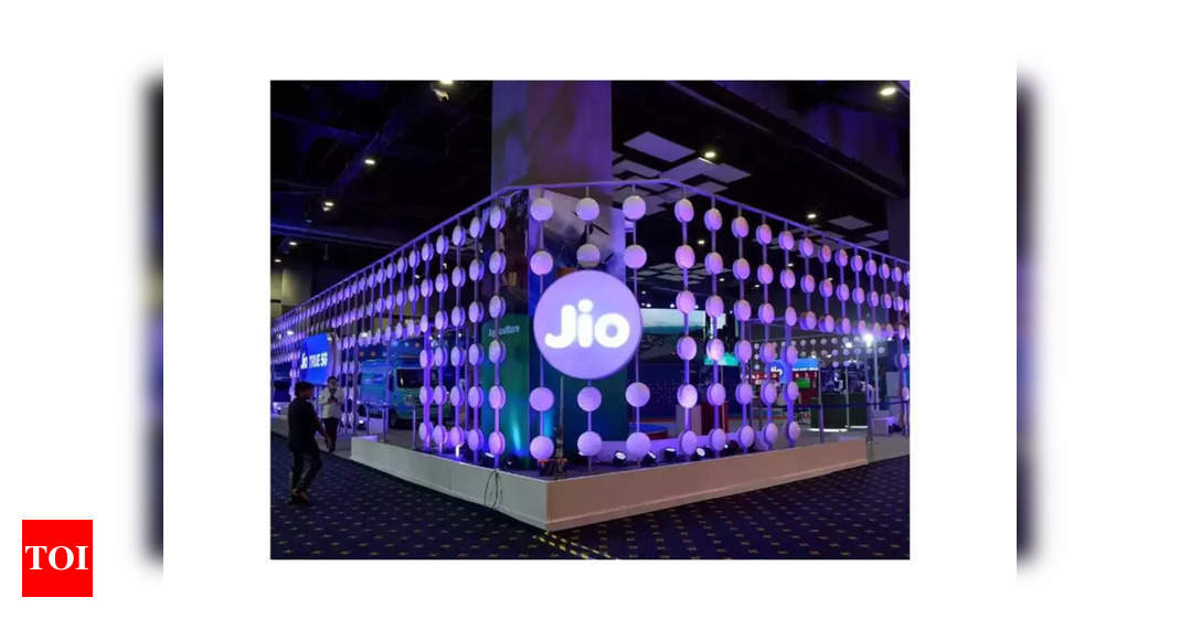 Reliance Jio's new prepaid mobile tariff comes into effect