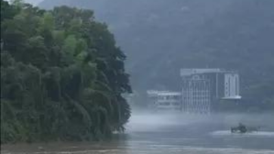 Flood fears in China's east as rain swells Yangtze river levels