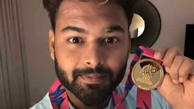 'Bhai same mere pass bhi': Rishabh Pant's viral medal pics get hilarious responses from teammates