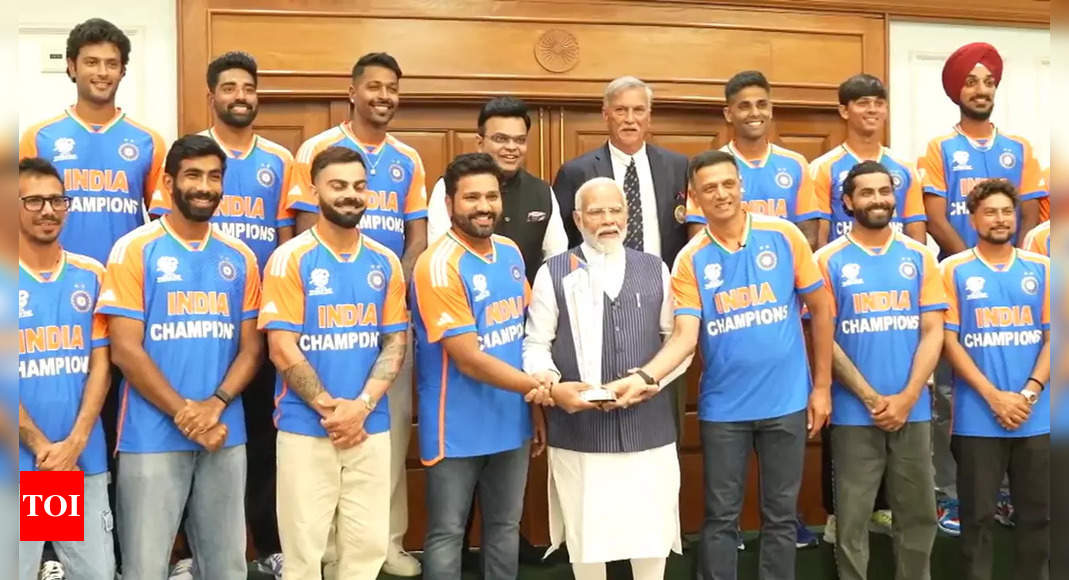 Live: Team India departs for Mumbai after meeting PM Modi