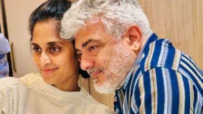 Shalini shares a photo with Ajith Kumar from the hospital