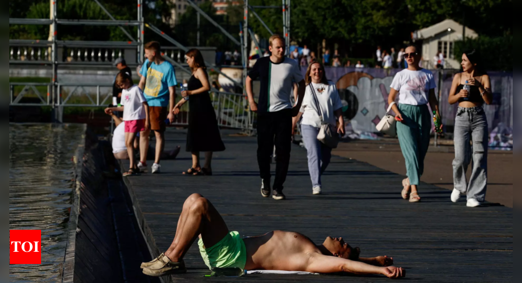 Russia swelters in heat wave, Moscow breaks 1917 record for early July – Times of India