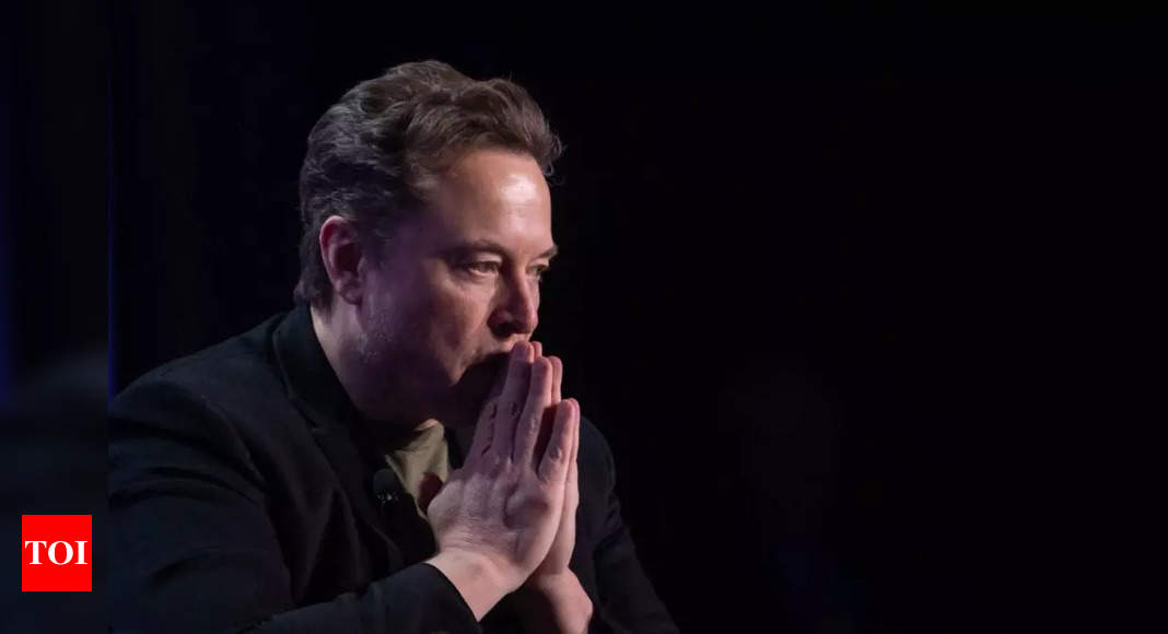 Found a piece of SpaceX Dragoncraft junk or debris? Call Musk’s hotline