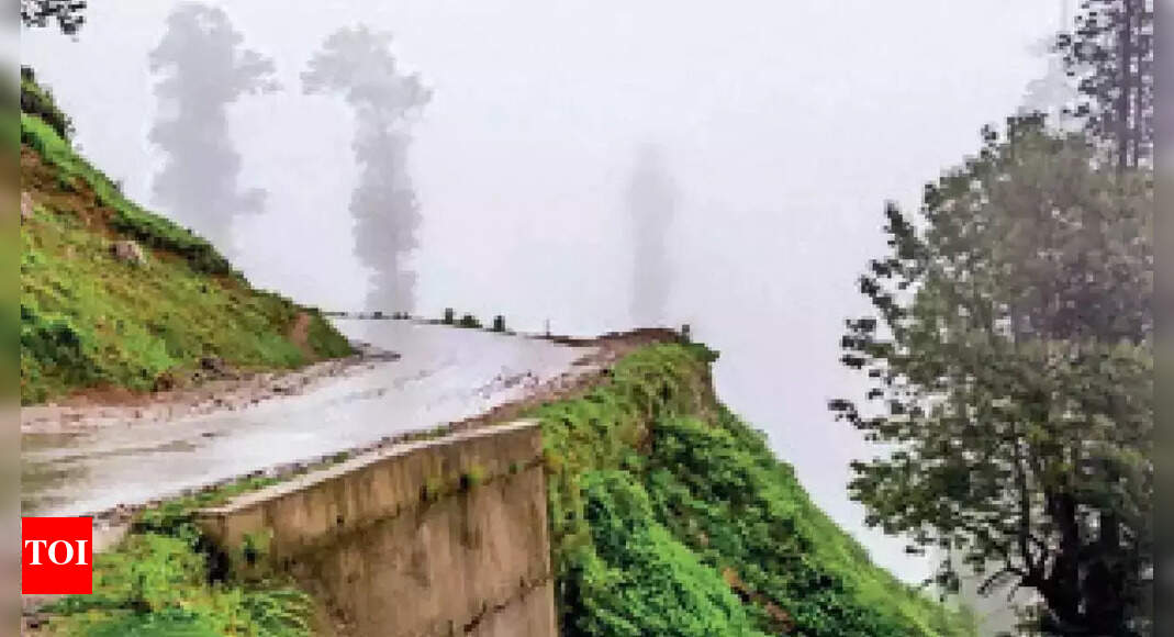 Himachal Pradesh travel advisory 115 road closed after heavy rains