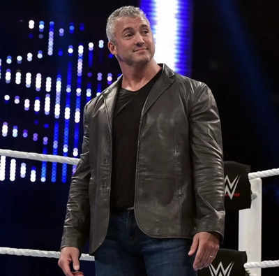 Shane McMahon and Mercedes Moné bump into each other at the airport ...