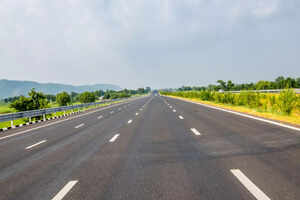Exploring India's finest expressways: A journey through engineering marvels