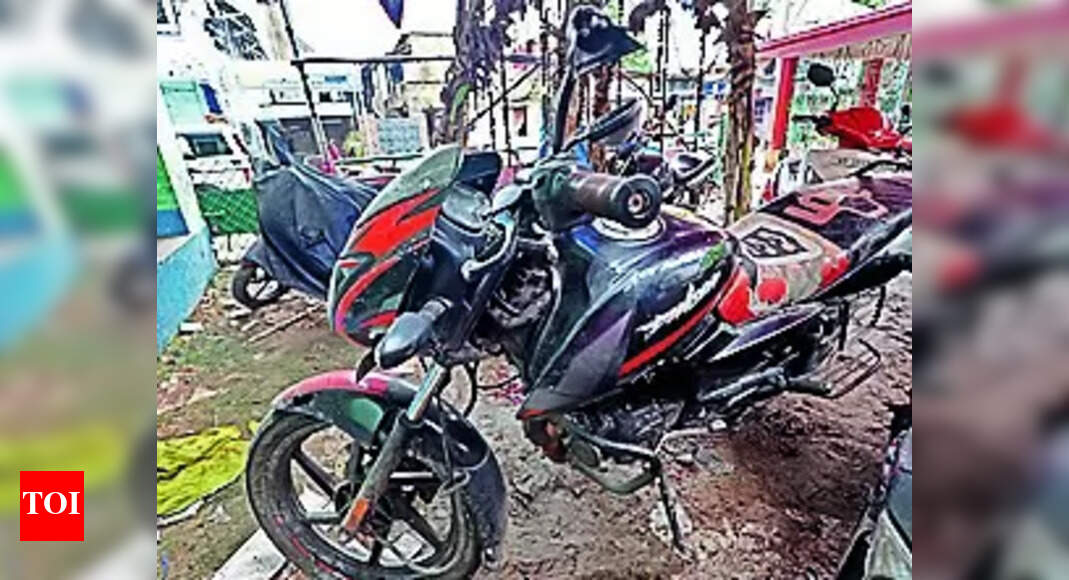 Motorcycle Accident: Fatal Motorcycle Accident near Sampriti Flyover in ...