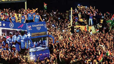 T20 World Cup victory parade: Fans faint, kids lost, traffic halts in Mumbai