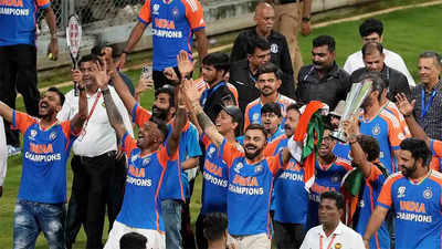 Team India victory parade: Love showered on Rohit Sharma's boys at Wankhede stadium