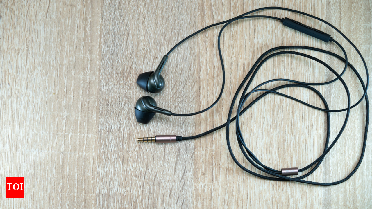 Best wired earphones under 500 discount