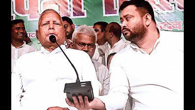 Modi govt to fall by Aug, says Lalu