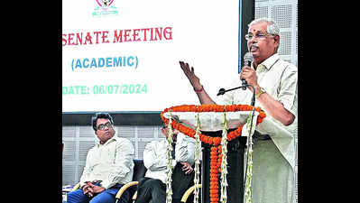 Introduce courses in defence science, yoga: Arlekar to PPU