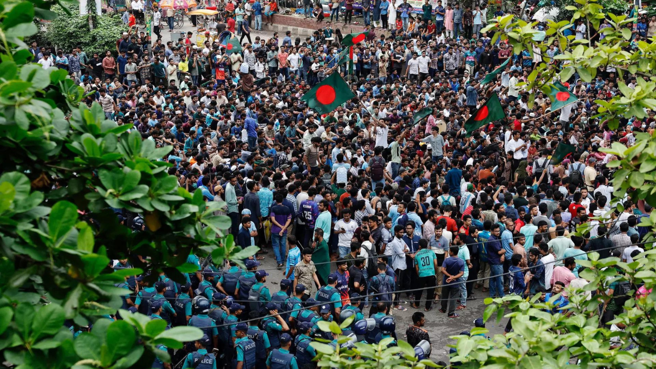 Bangladeshi protesters demand end to civil service job quotas – Times of India