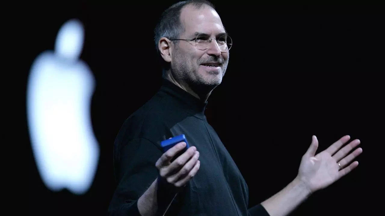 Starbucks founder Howard Schultz: Steve Jobs asked me to fire my entire leadership team and ‘He was right’ – Times of India