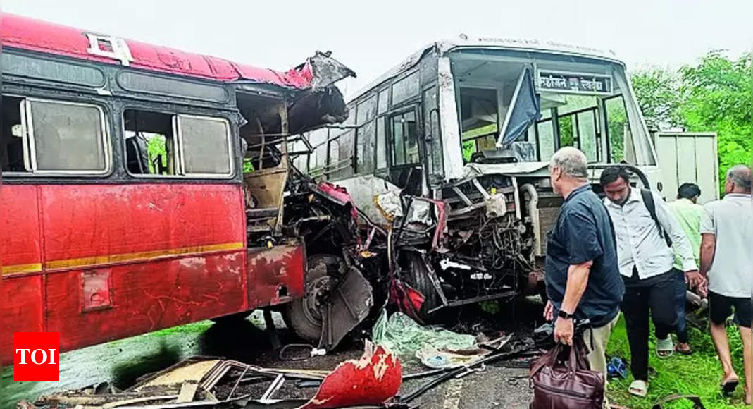 ST Buses Collide: ST buses head-on collision injures 32 in Navi Mumbai ...