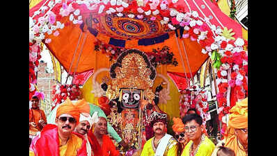 Devotees take out Lord Jagannath Rath Yatra in city