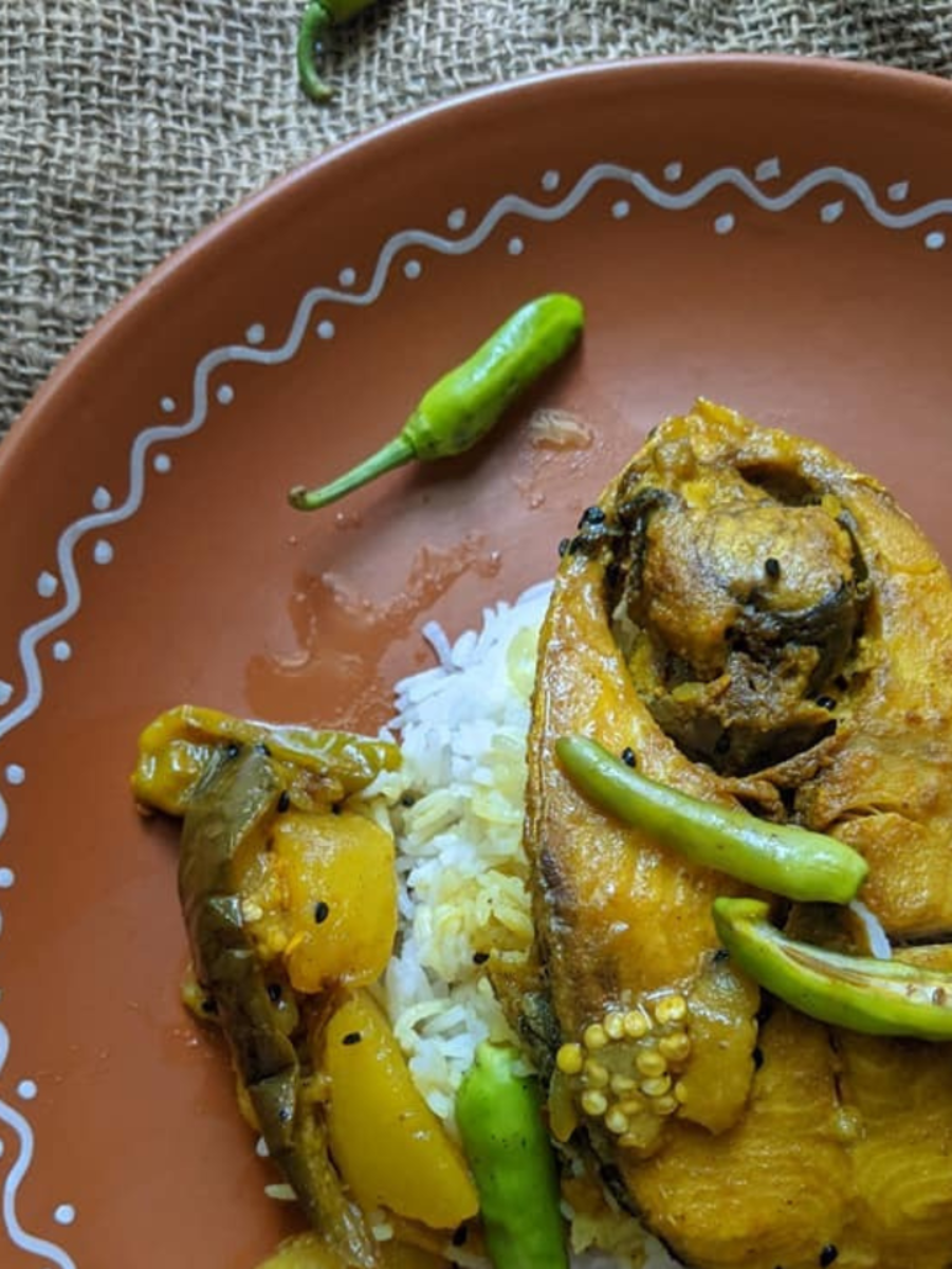 Bengali Hilsa Recipes: 12 Bengali Style Hilsa Curries To Try At Home ...