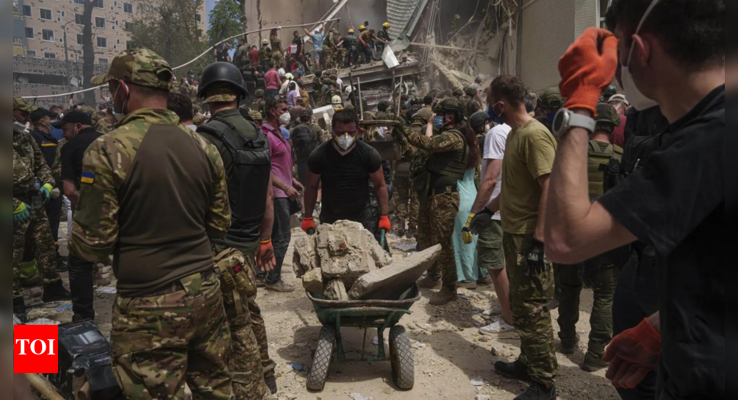 A major Russian missile attack on Ukraine kills at least 28 people and ...