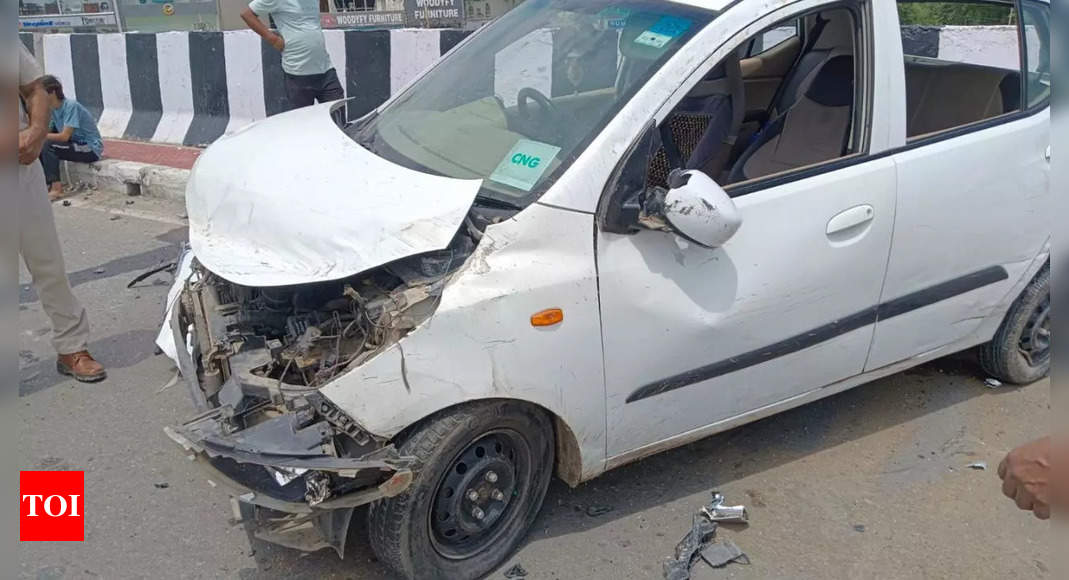 Minor boy driving car crashes into road divider in Gurgaon, dies ...