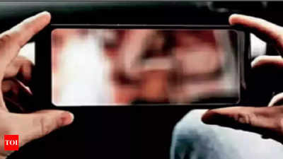 Transperson blackmails Bengaluru man with his nudes, extorts Rs 7 lakh