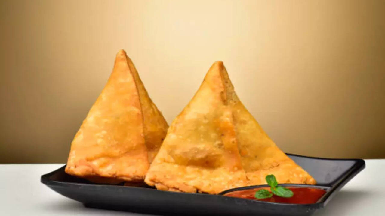 Samosa To Pakoda: 8 Easy Monsoon Recipes Perfect With Chai