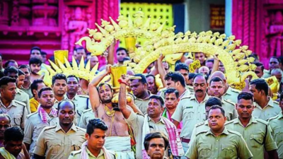 Snake scare at Puri Ratna Bhandar