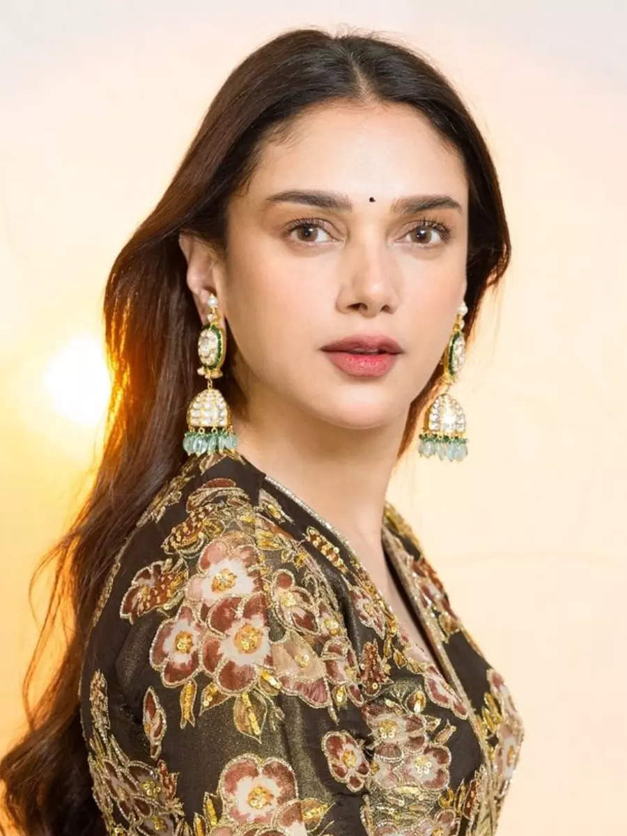 Aditi Rao Hydari's stunning pictures | Times of India