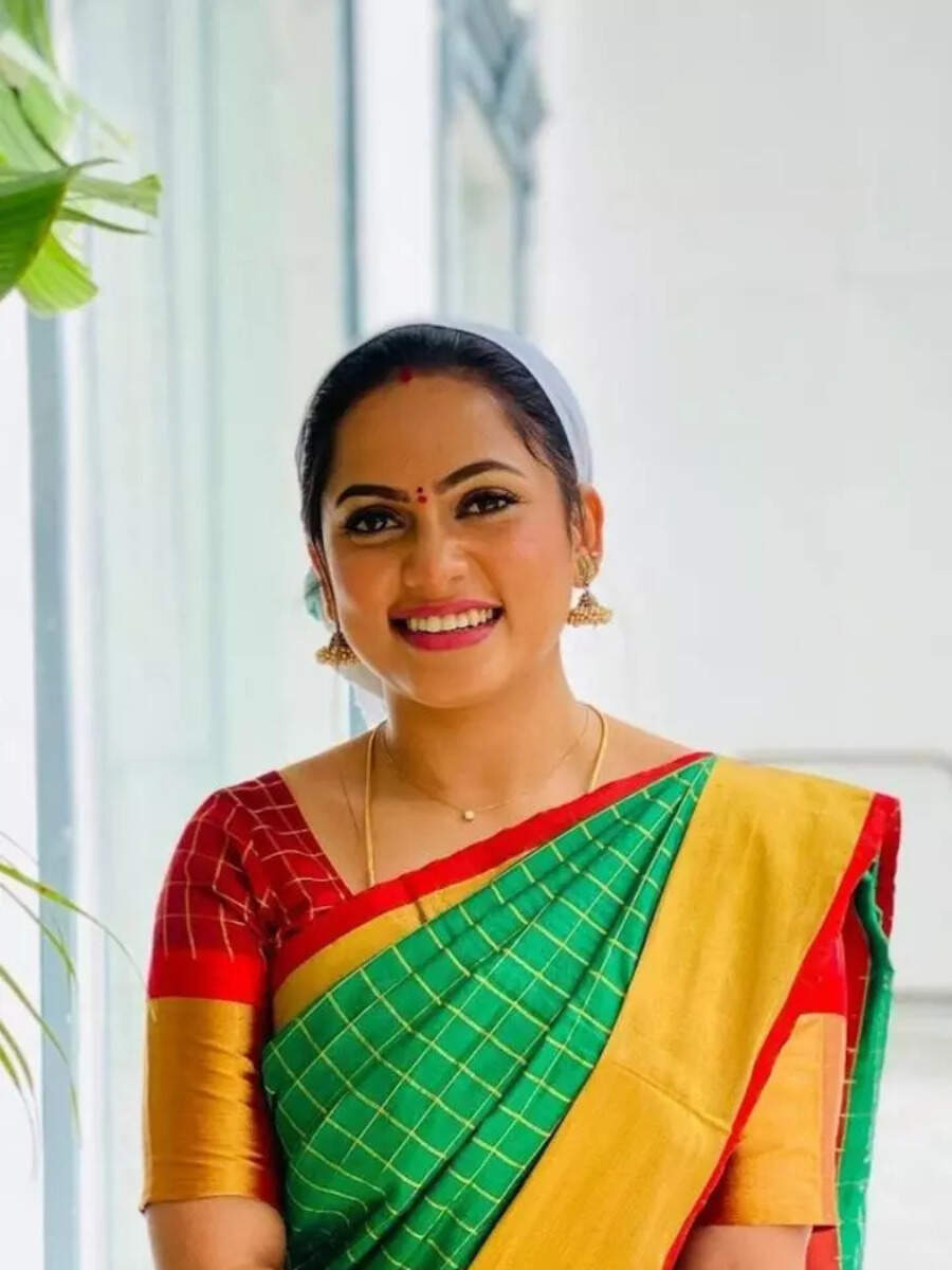  எதிர்நீச்சல் தொடர் ஜனனி பற்றிய சுவாரசிய தகவல்கள்! 