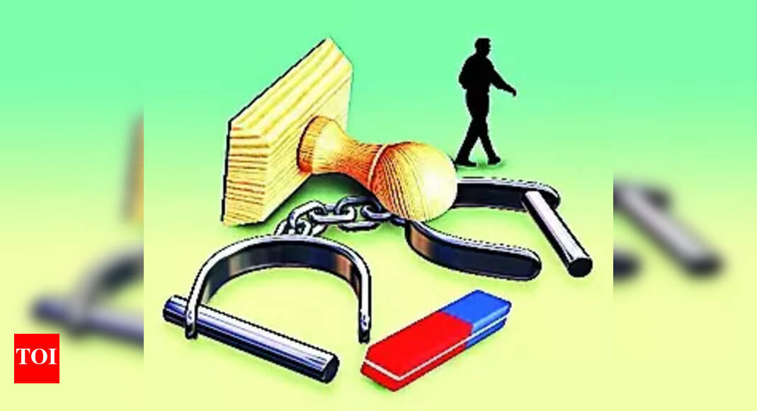 Coaching Class Owner: Coaching class owner cheated of Rs 50 lakh ...