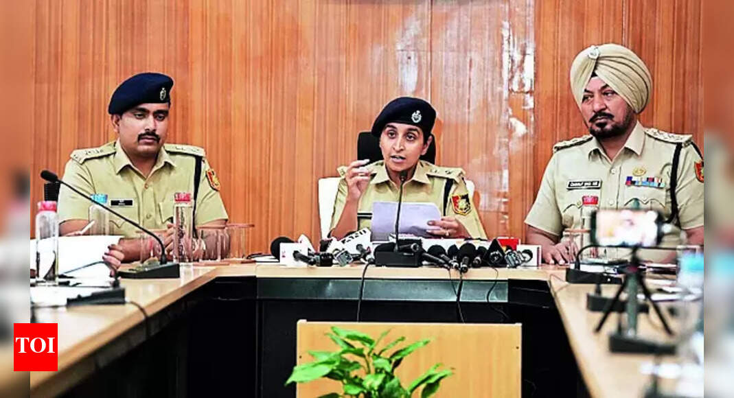 Chandigarh Police: Chandigarh Police Resolved 30K Complaints in First ...