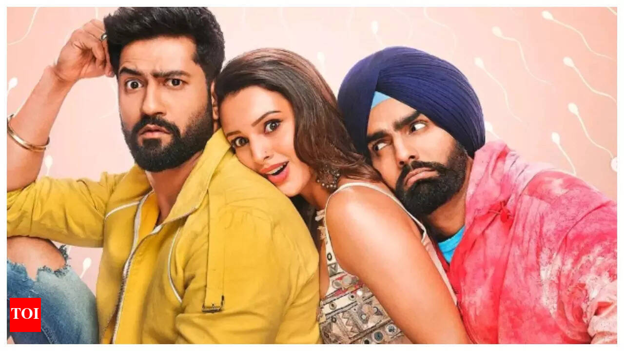 Shah Rukh Khan and Juhi Chawlas Mere Mehboob recreated for Vicky Kaushal  and Triptii Dimris Bad Newz | Hindi Movie News - Times of India