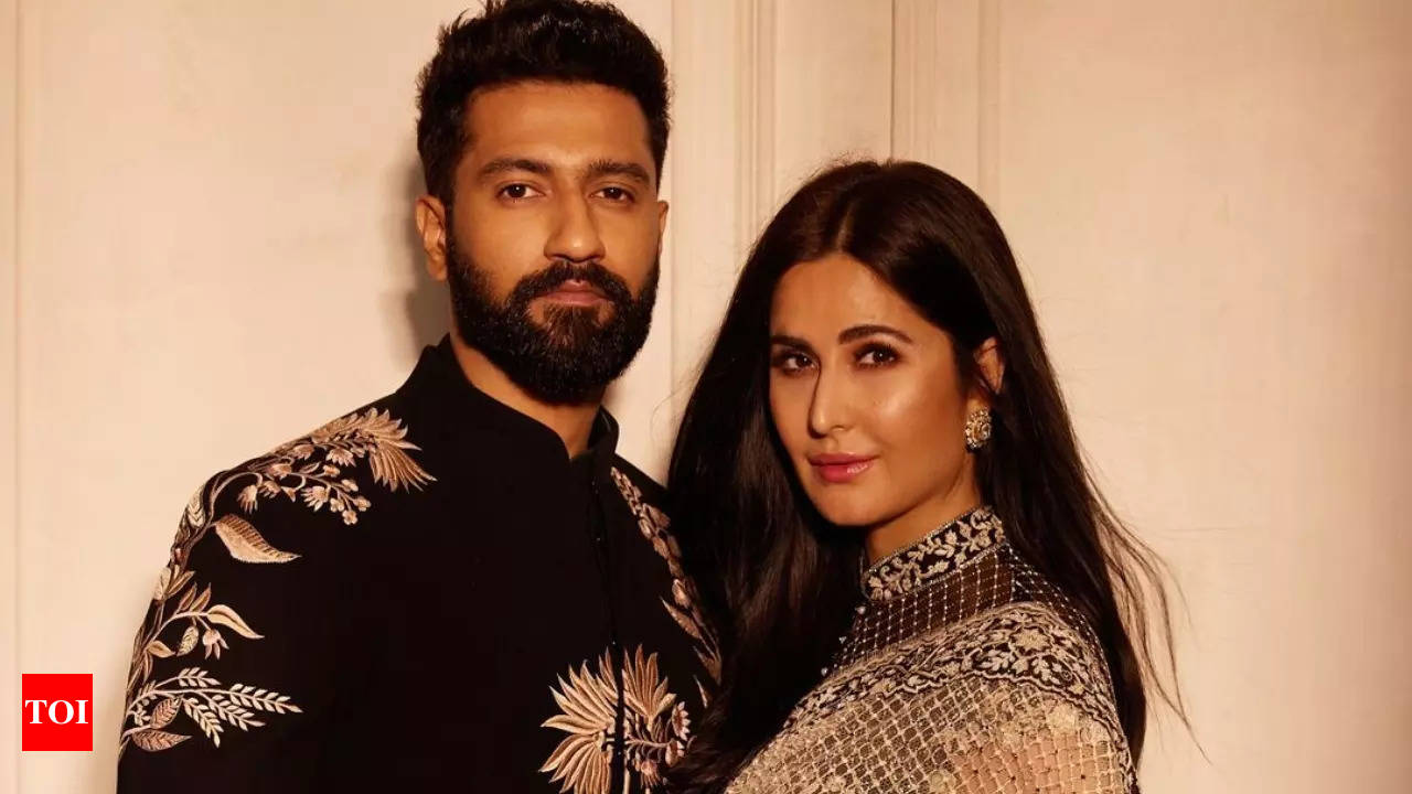 Katrina Kaif drops a royal photo with husband Vicky Kaushal as they twin in  black and beige - See inside | - Times of India