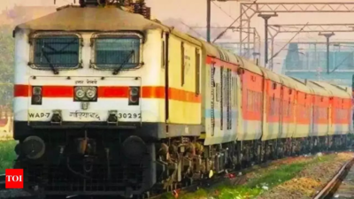 Fire in Gorakhpur-bound train near Mumbai; passengers safe