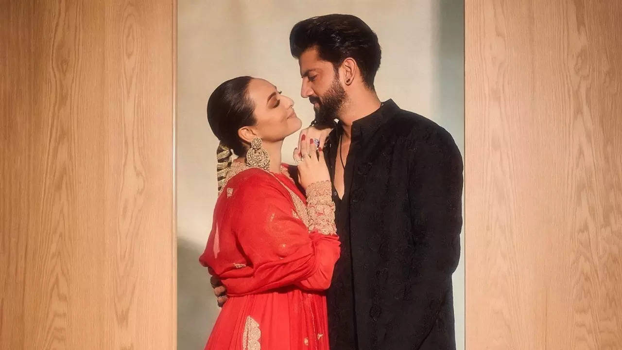 Sonakshi Sinha gives a glimpse of her second honeymoon to Philippines but travels without Zaheer Iqbal: ‘Waiting for him to get here’ – PIC inside – Times of India