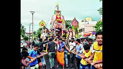 Thousands take part in Bhubaneswar processions