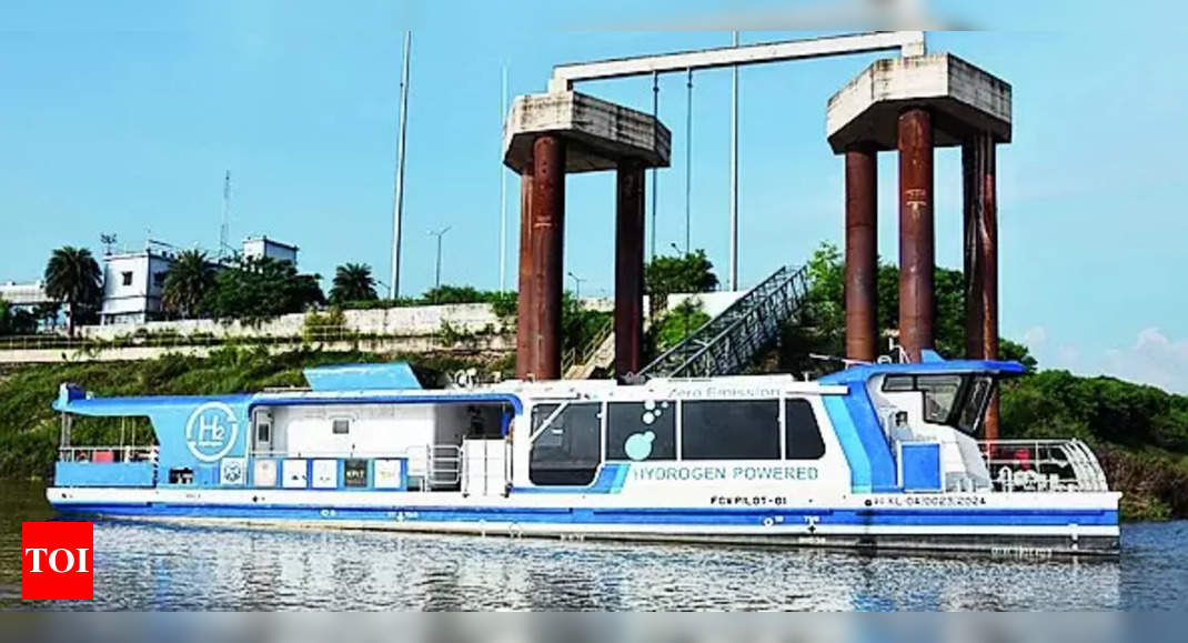 Varanasi to Make Waves with India's First Hydrogen Catamaran Vessel for Tourist Services