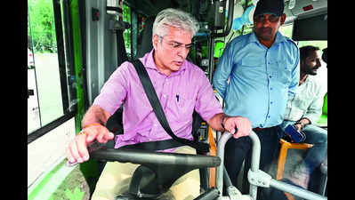 Mohalla bus trial kicks off to push last-mile connect in Delhi