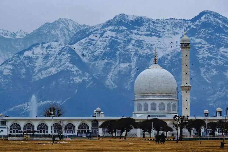 Discover the Hazratbal Shrine