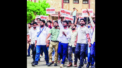 NSUI Protest: NSUI stages protest at Rajasthan University over 12 ...