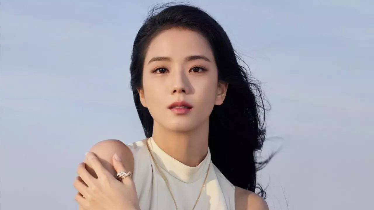 ME by BLACKPINKs Jisoo becomes the first album by a Korean female soloist  to hit 1 billion plays on YouTube music | K-pop Movie News - Times of India
