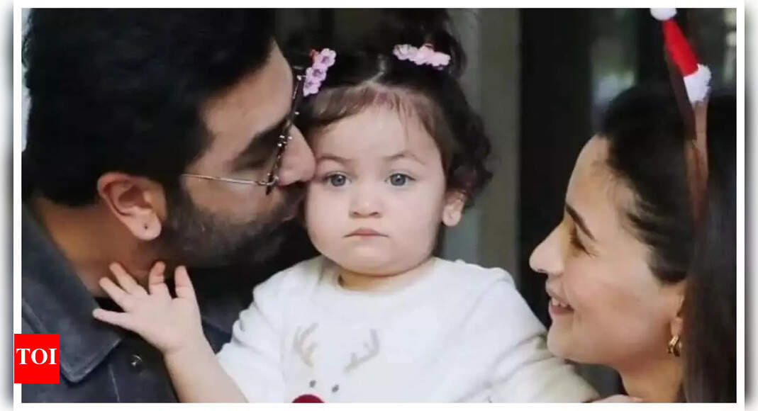 Baby Raha sits on mommy Alia Bhatt's lap as she enjoys a car ride in ...