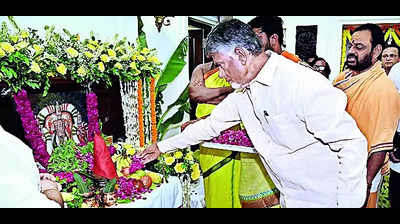 CM meets Shah, seeks funds for Polavaram, Amaravati