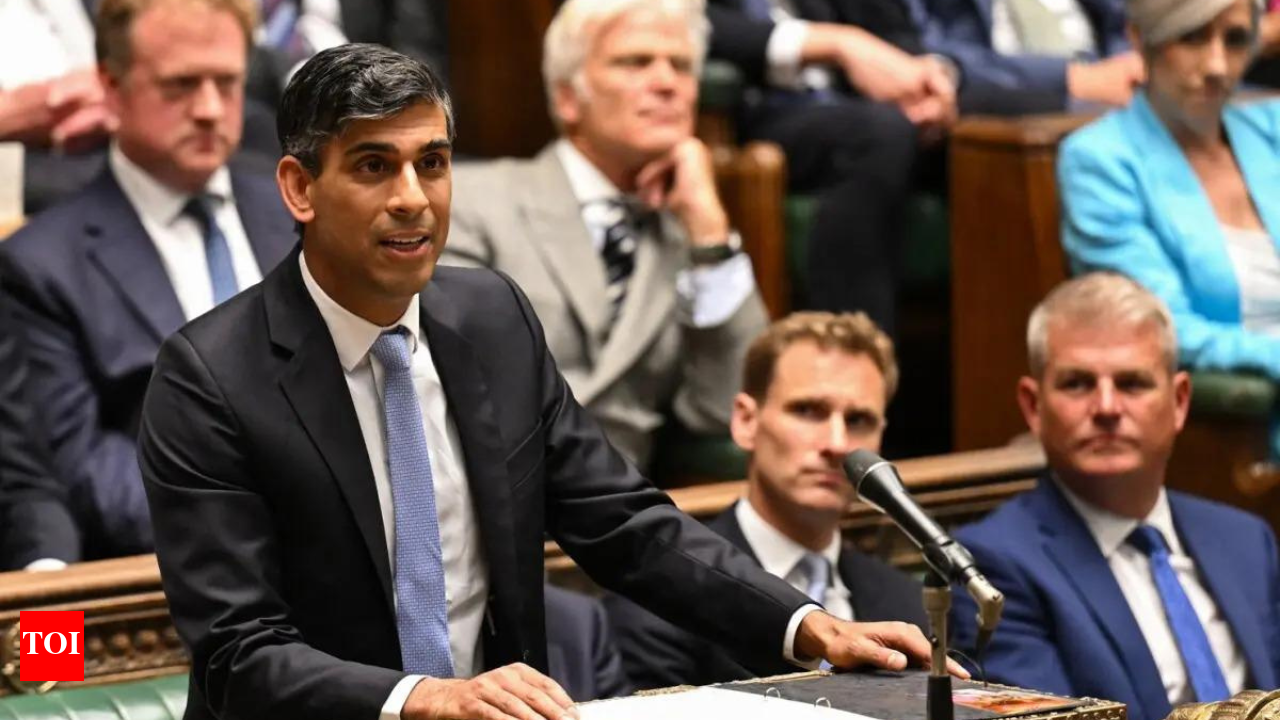 Life comes at you fast': Rishi Sunak's advice to UK PM Keir Starmer makes Commons crack up - Times of India