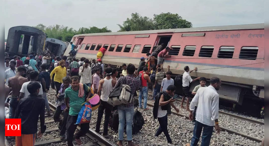 4 killed, several injured after 6 coaches of Dibrugarh Express train derail in UP