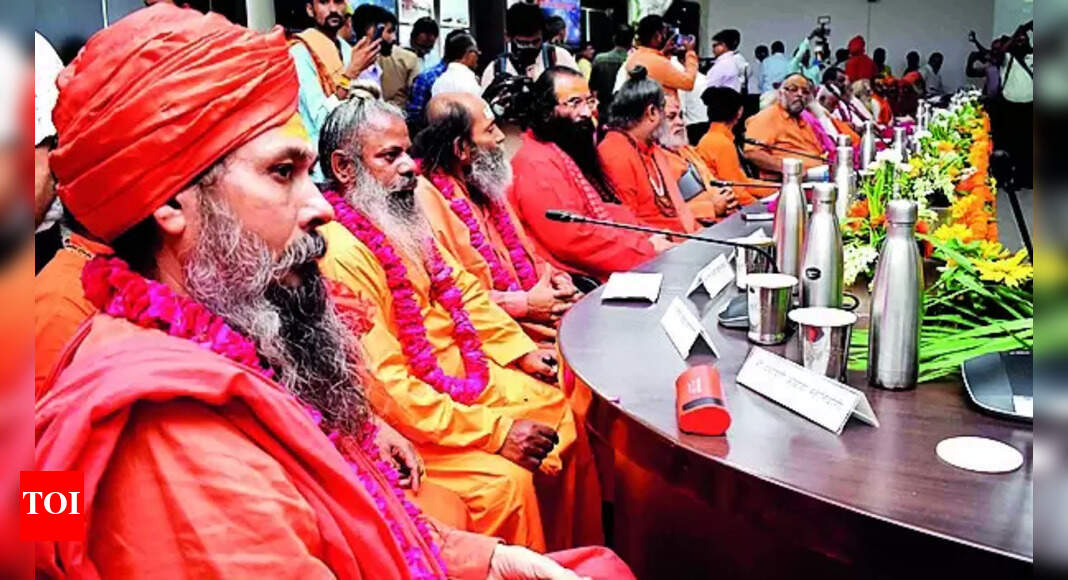 Maha Kumbh: ABAP seers demand ban on fake babas and improved parking ...